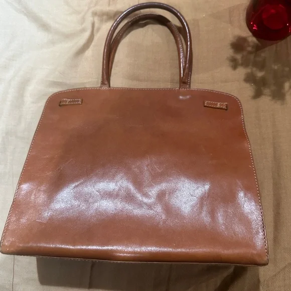 Furla small leather tote bag the shoulder strap is missing. - Picture 2 of 6